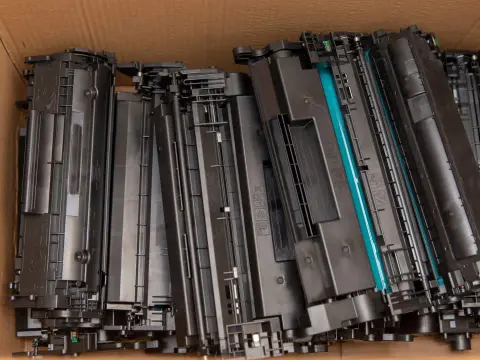 Toner na odrosty: czy to ratunek, czy błąd? Ekspert radzi!
